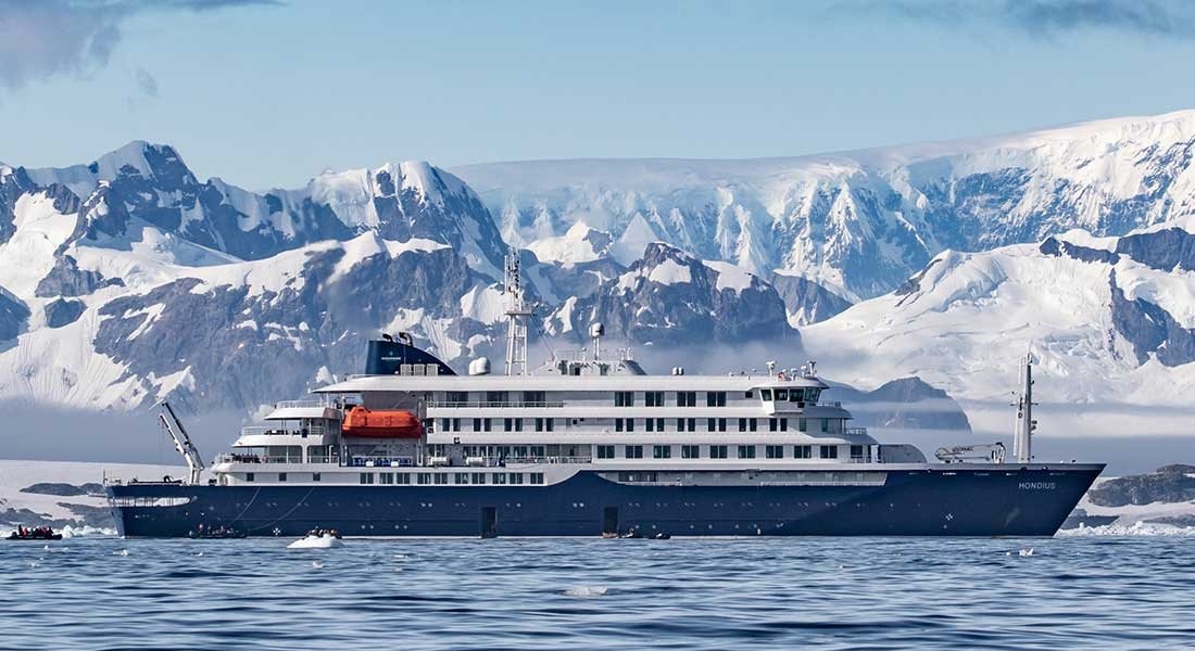Le MV Hondius, navire d'expédition polaire