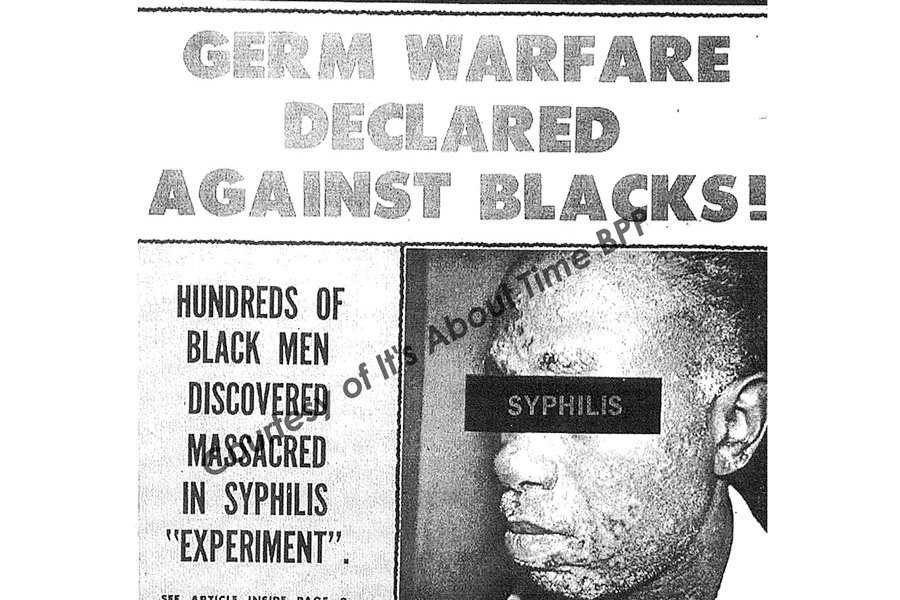Une une de journal titrant 'Germ Warfare Declared Against Blacks' — révélation de l'étude Tuskegee dans la presse américaine